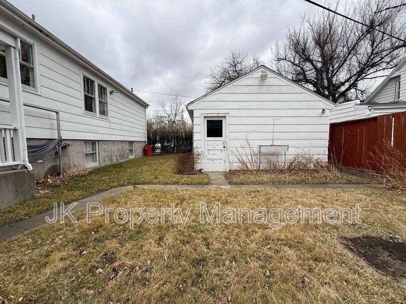 115 16th St N - Photo 4 of 29