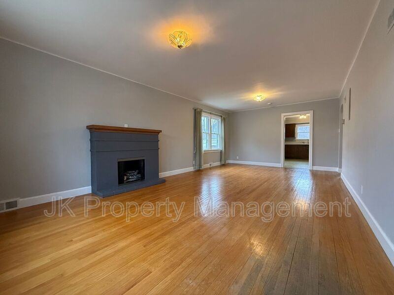 115 16th St N - Photo 6 of 29