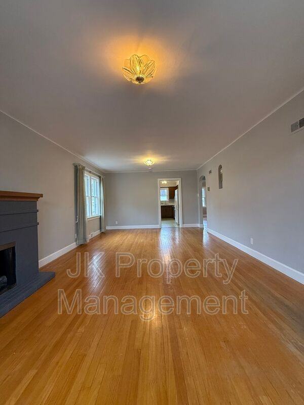 115 16th St N - Photo 7 of 29