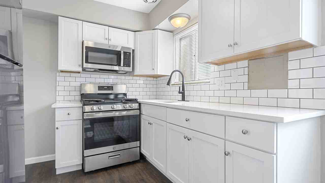 Cavalier Manor *EPM* - Photo 2 of 28