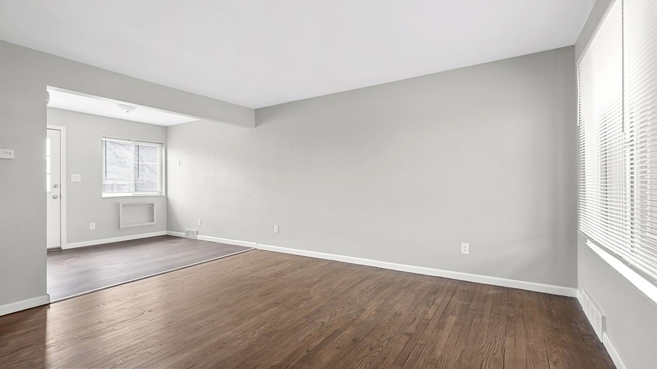 Cavalier Manor *EPM* - Photo 5 of 28