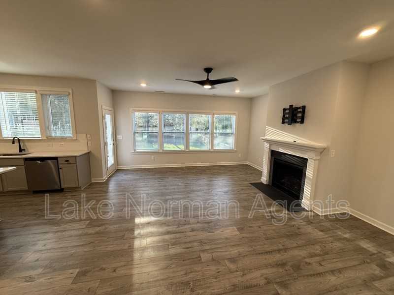 114 Ryan Ln - Photo 5 of 29