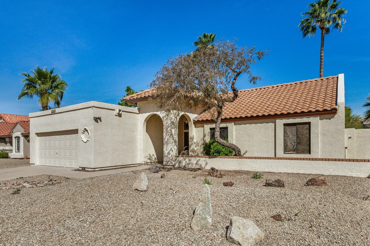 7608 West McRae Way - Photo 3 of 33