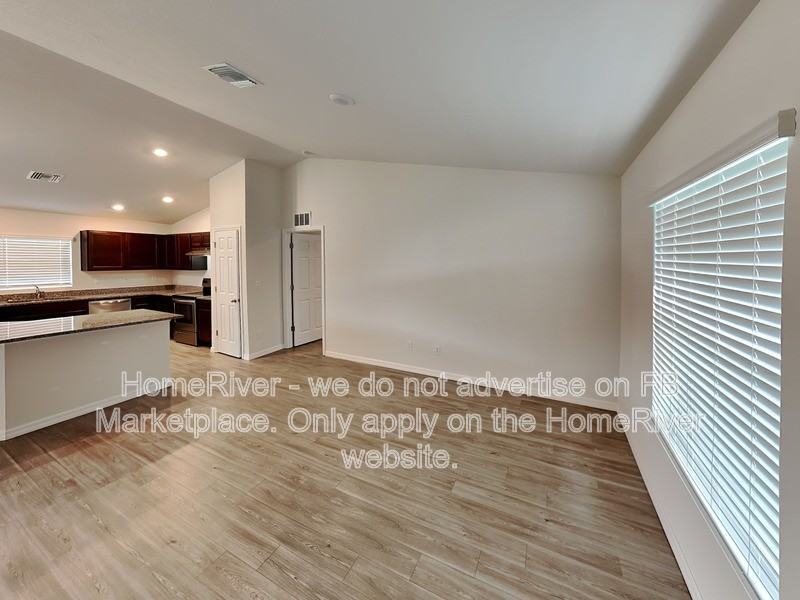 2218 Nw 31st St - Photo 2 of 20