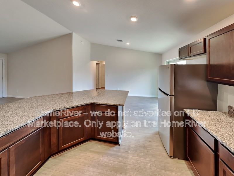 2218 Nw 31st St - Photo 6 of 20