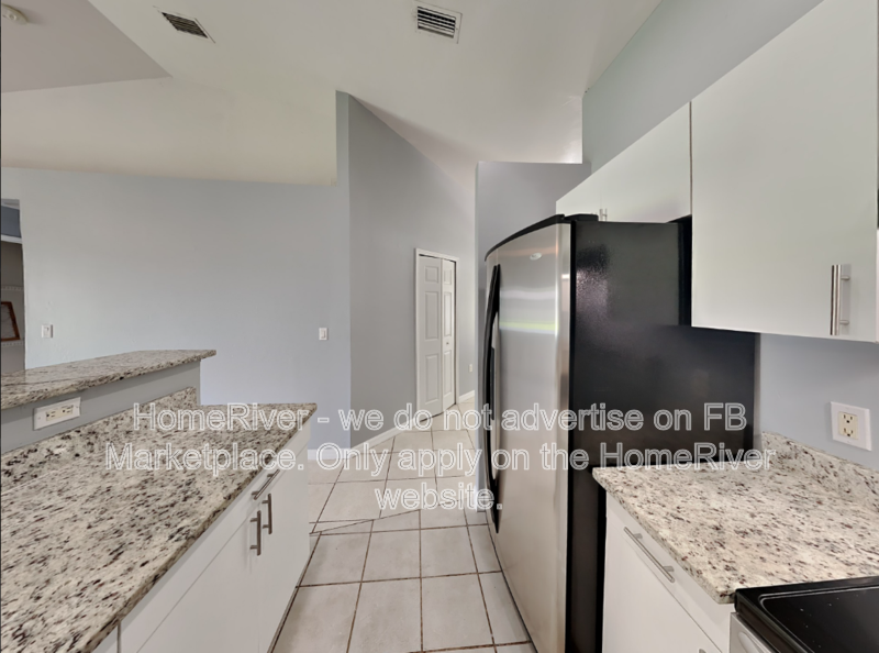 401 Se 24th Ave - Photo 5 of 23