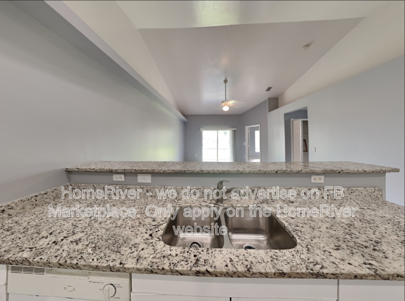 401 Se 24th Ave - Photo 6 of 23