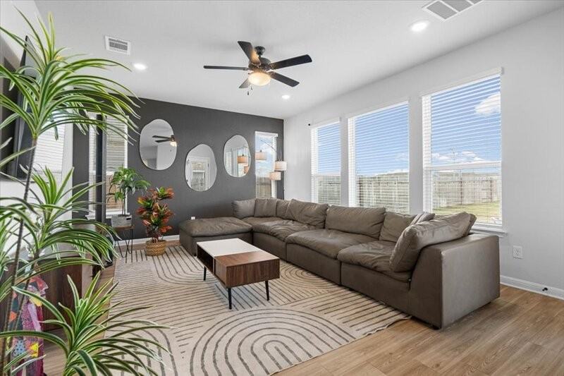 2120 Alice Jay Way - Photo 4 of 43