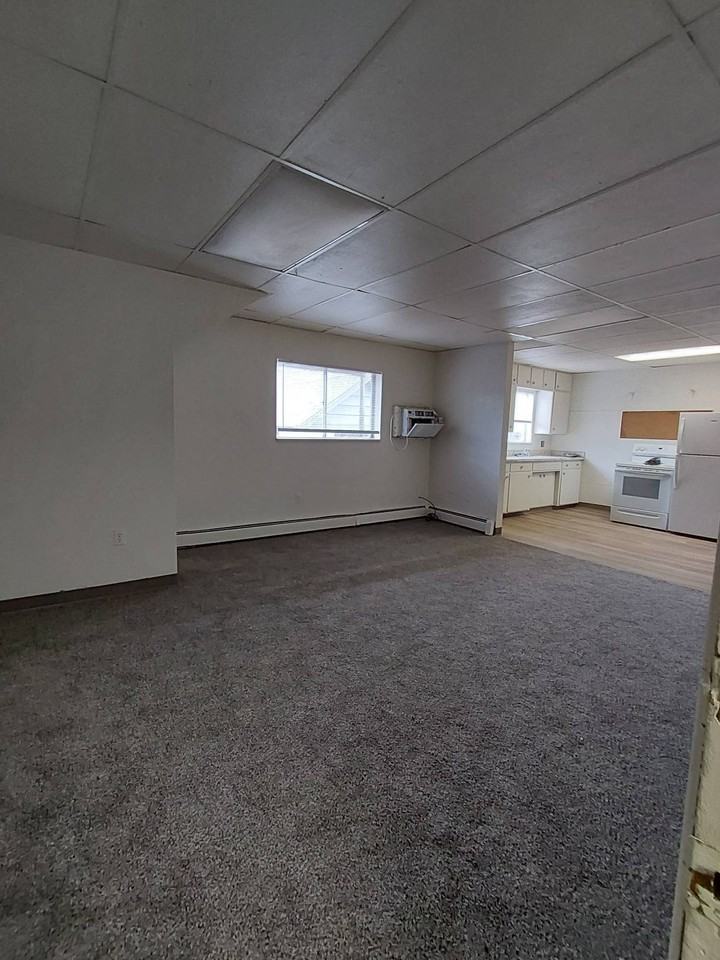 1630 9 Avenue - Photo 2 of 14