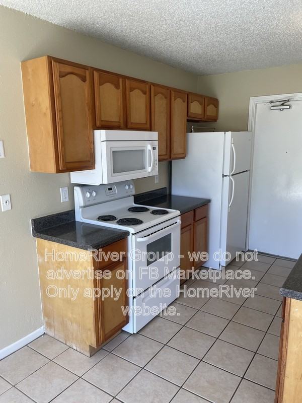 5138 Stockman Dr - Photo 4 of 21