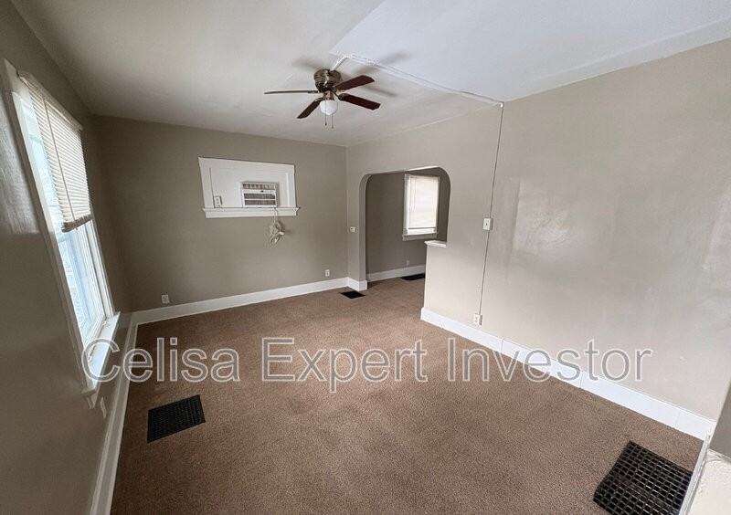 3609 S Harrison St - Photo 2 of 9