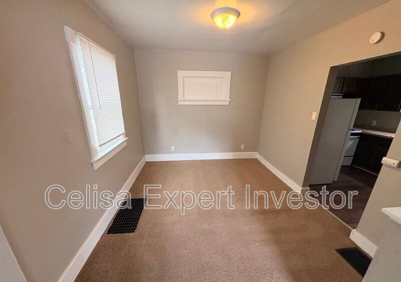 3609 S Harrison St - Photo 3 of 9