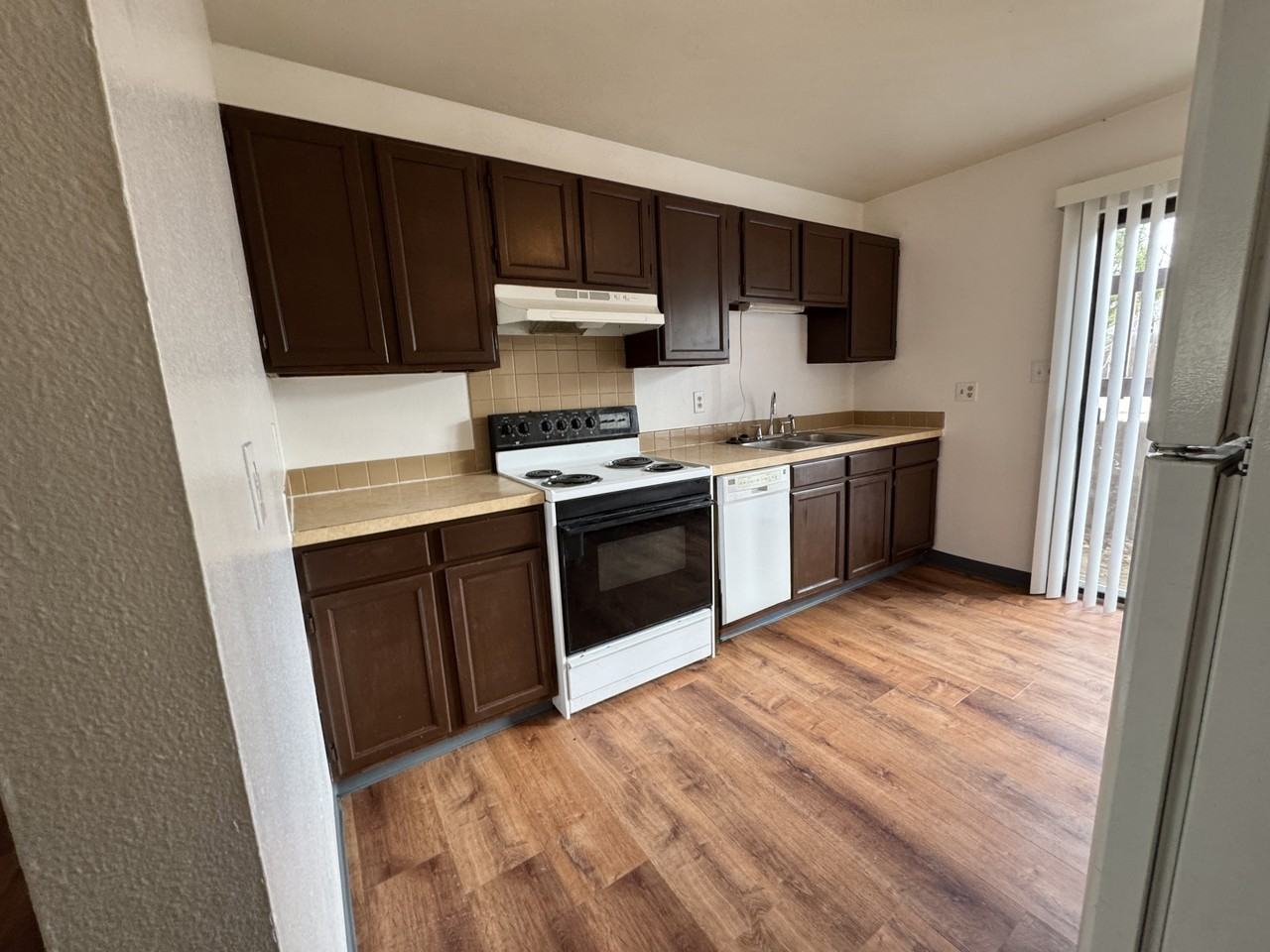 iCTH - 812-832 W 10th St - Photo 2 of 18