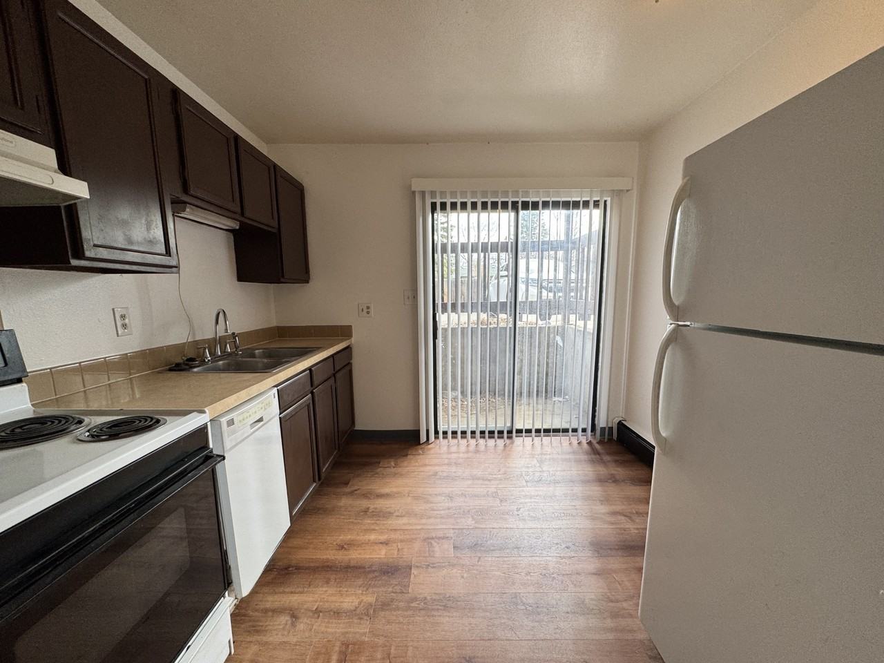 iCTH - 812-832 W 10th St - Photo 3 of 18