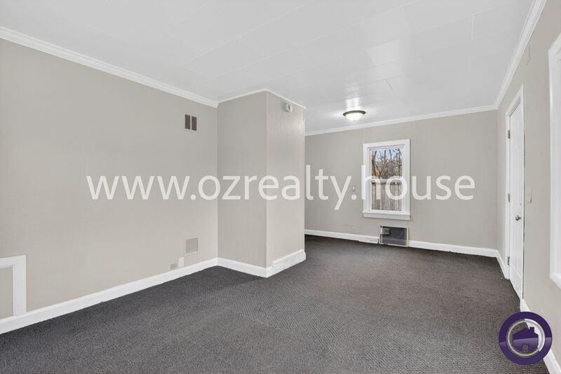 1913 Newport Ave - Photo 4 of 17