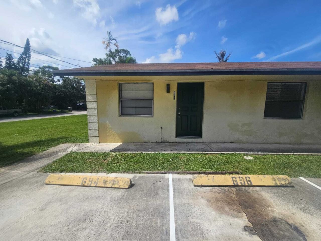 692 Neil Road - Photo 3 of 22