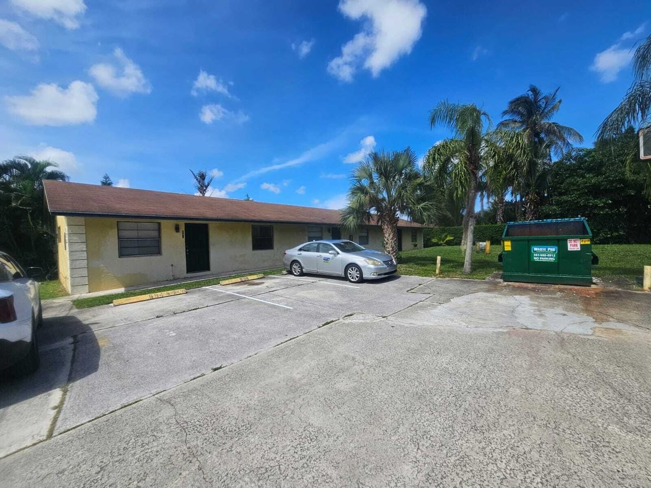 692 Neil Road - Photo 5 of 22