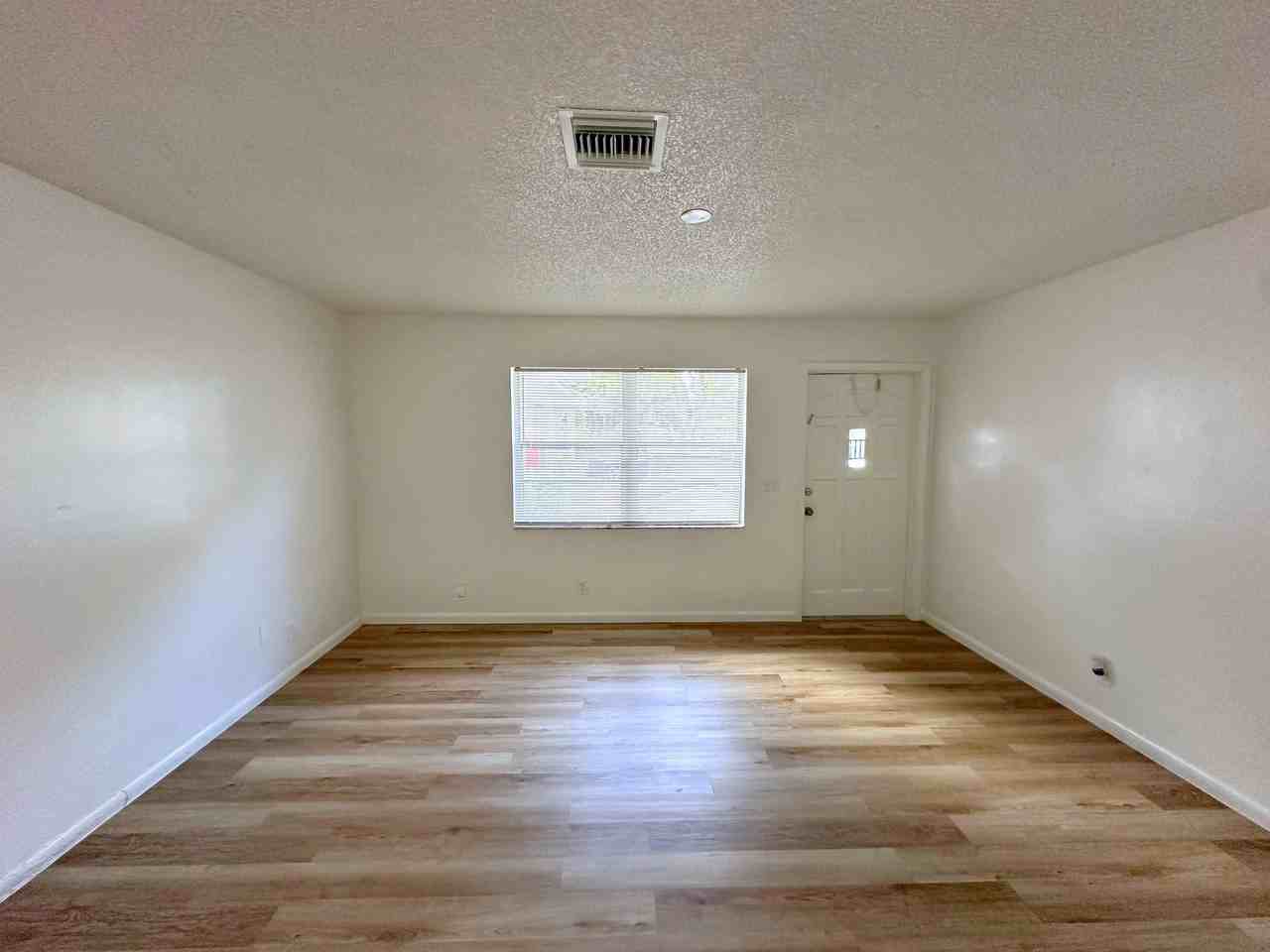 3662 Davis Road - Photo 7 of 23