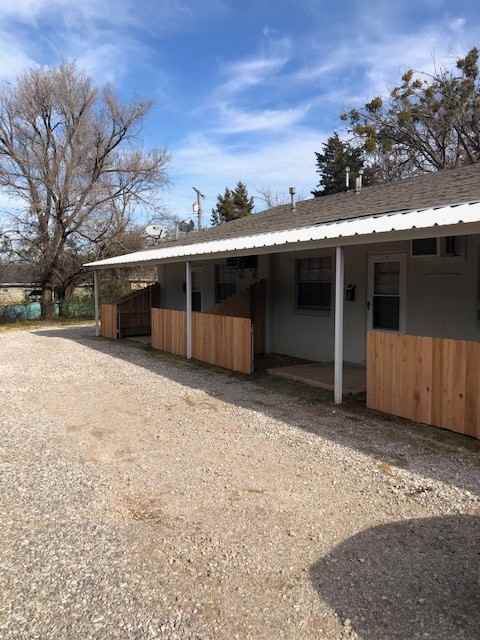 411 East Beech Street - Photo 2 of 9