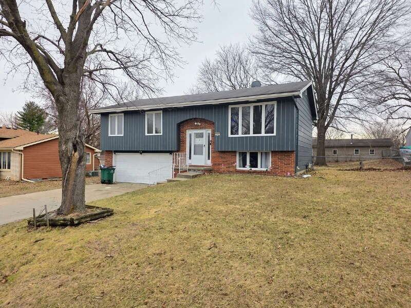 320 34th St - Photo 2 of 32