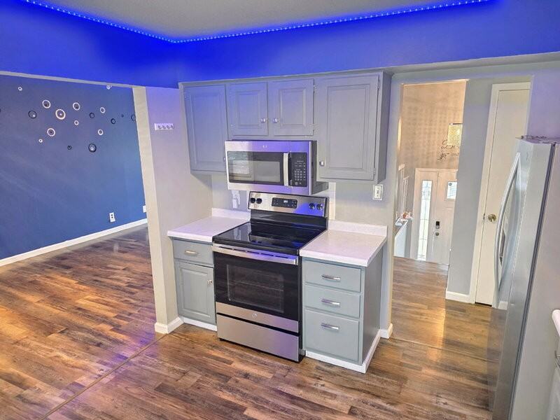 320 34th St - Photo 5 of 32