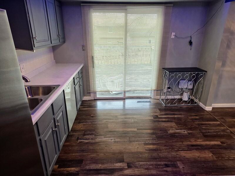 320 34th St - Photo 7 of 32