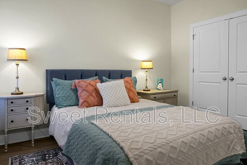 1717 Wappoo Dr - Photo 3 of 37