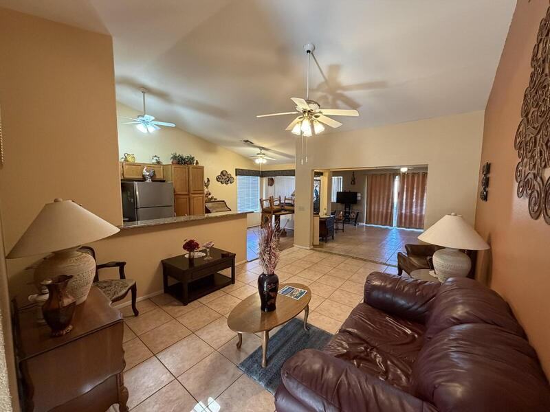 6761 S Oakmont Dr - Photo 3 of 17