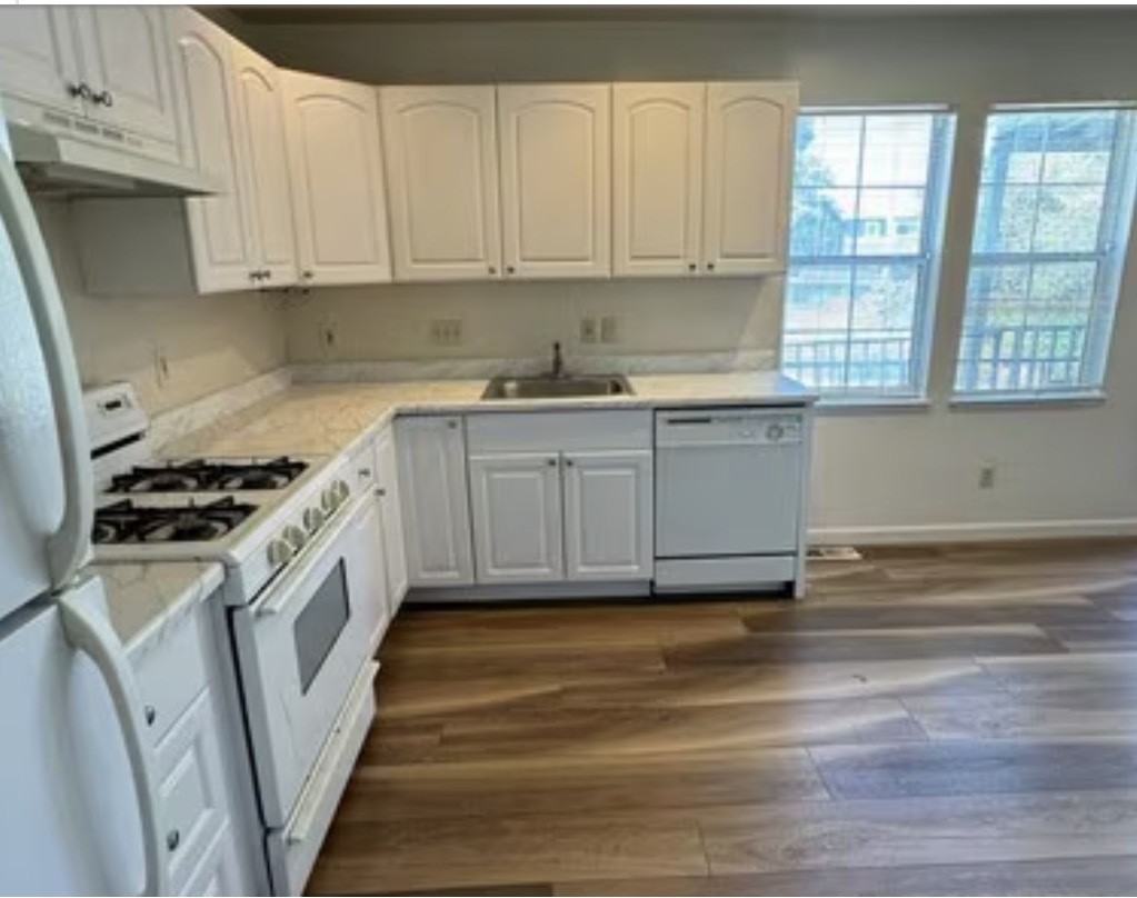 1221 Fifth Street Unit 2 - Photo 2 of 6