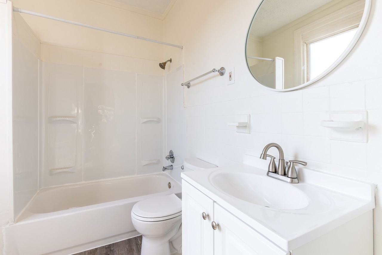 304 South Birmingham Avenue - Photo 3 of 10