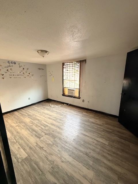 Kowis - Photo 4 of 35