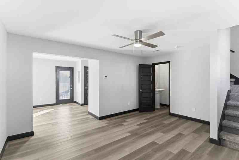 112 Delaney Way - Photo 2 of 10