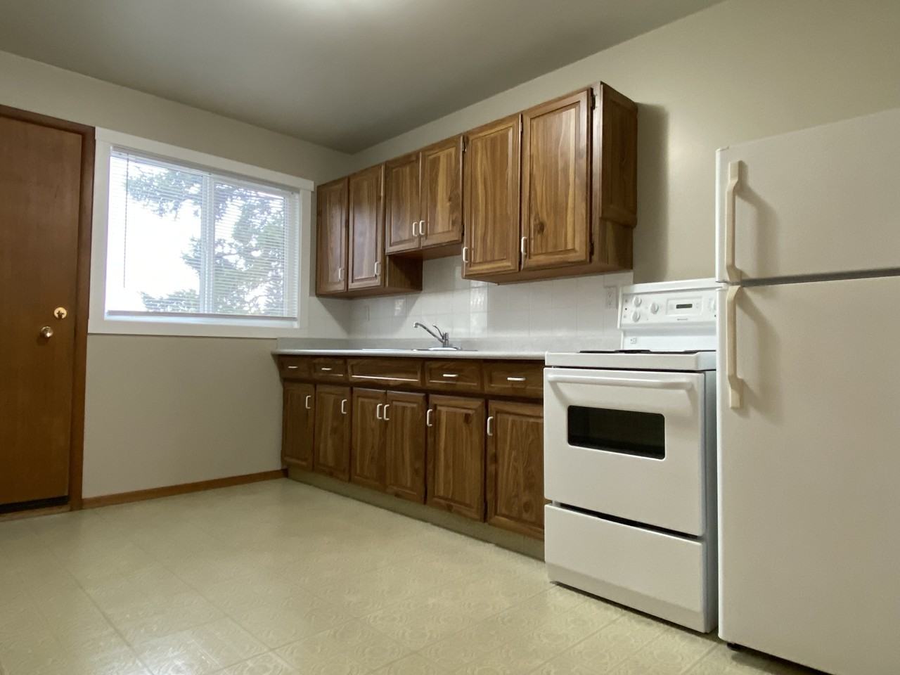 1027 Northmount Drive Northwest - Photo 2 of 6