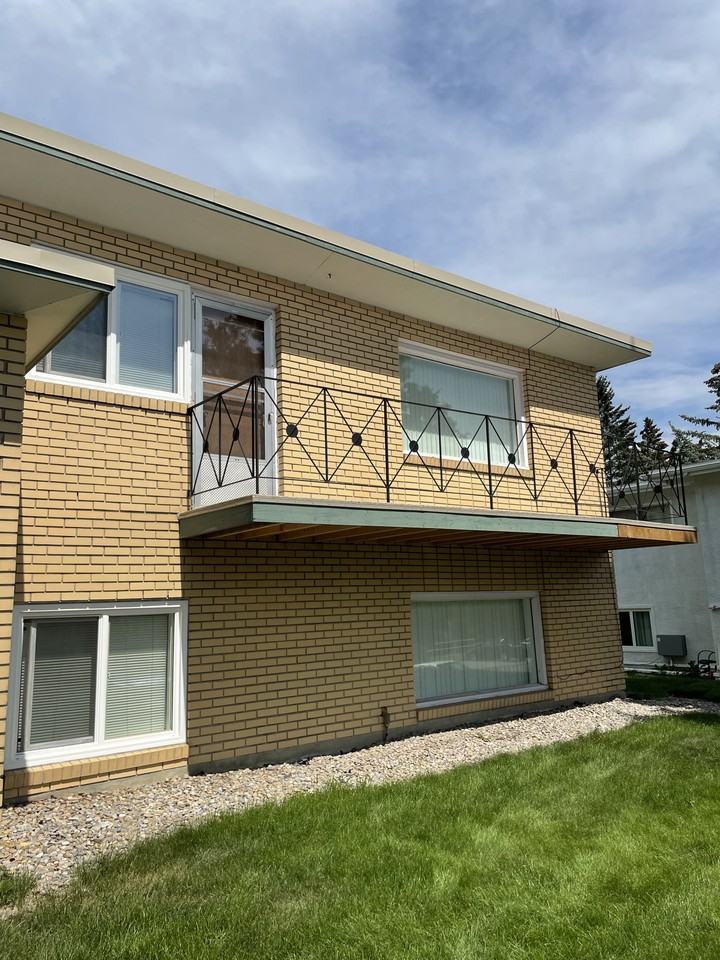 1027 Northmount Drive Northwest - Photo 6 of 6