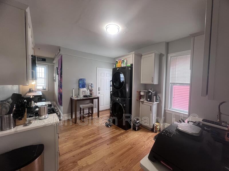 247 L St #2 - Photo 5 of 20