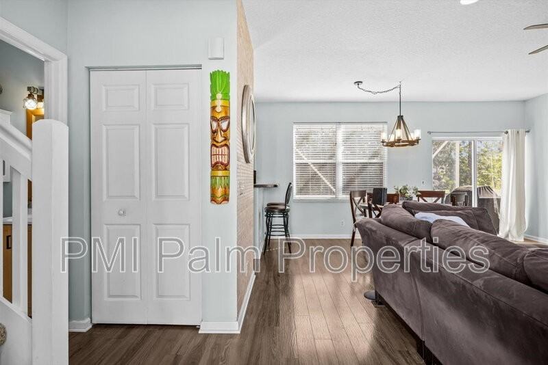 272 Live Oaks Ln - Photo 5 of 34