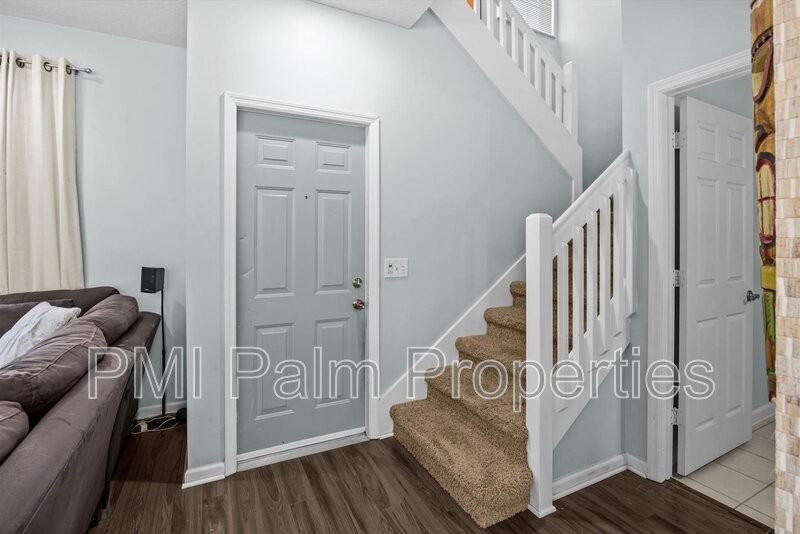 272 Live Oaks Ln - Photo 6 of 34