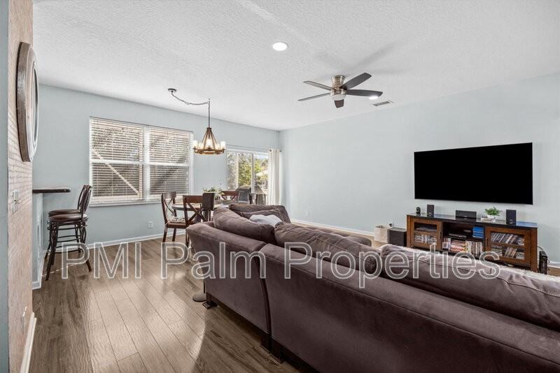 272 Live Oaks Ln - Photo 7 of 34