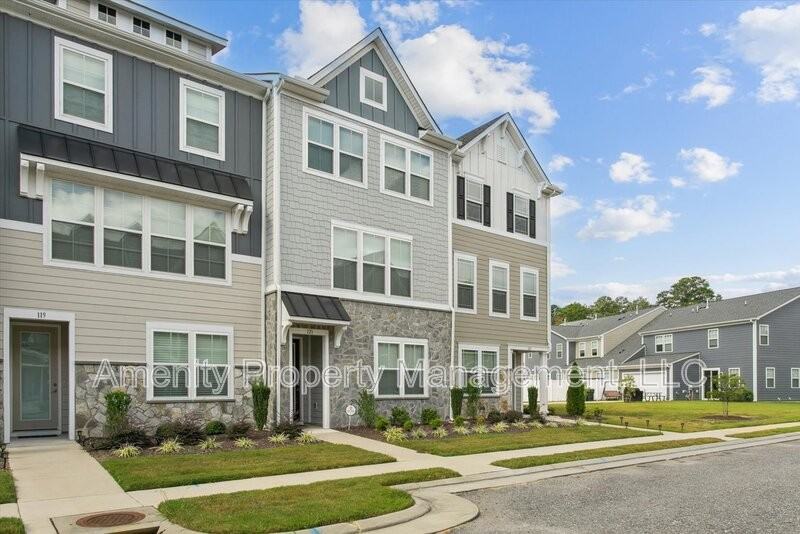 121 Daybeacon St - Photo 2 of 25