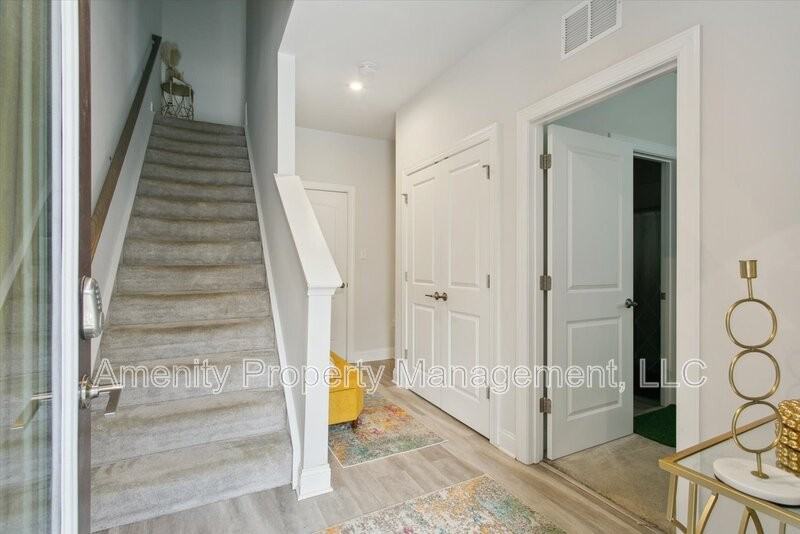 121 Daybeacon St - Photo 3 of 25