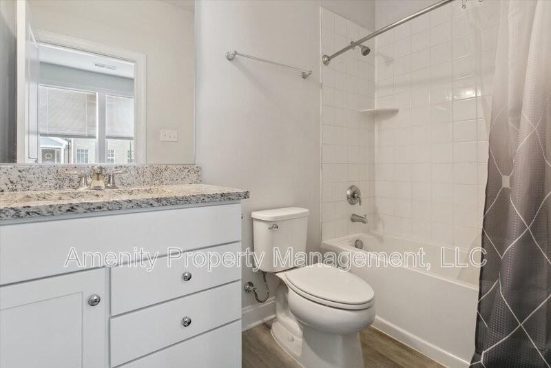 121 Daybeacon St - Photo 5 of 25