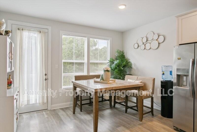 121 Daybeacon St - Photo 7 of 25