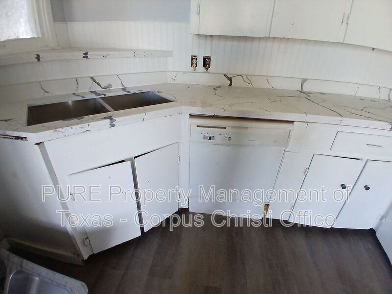 1506 Crosby St - Photo 3 of 33