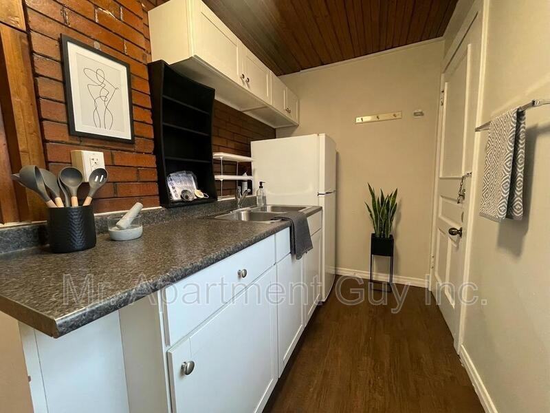 12 Carrick Ave #2 - Photo 4 of 8