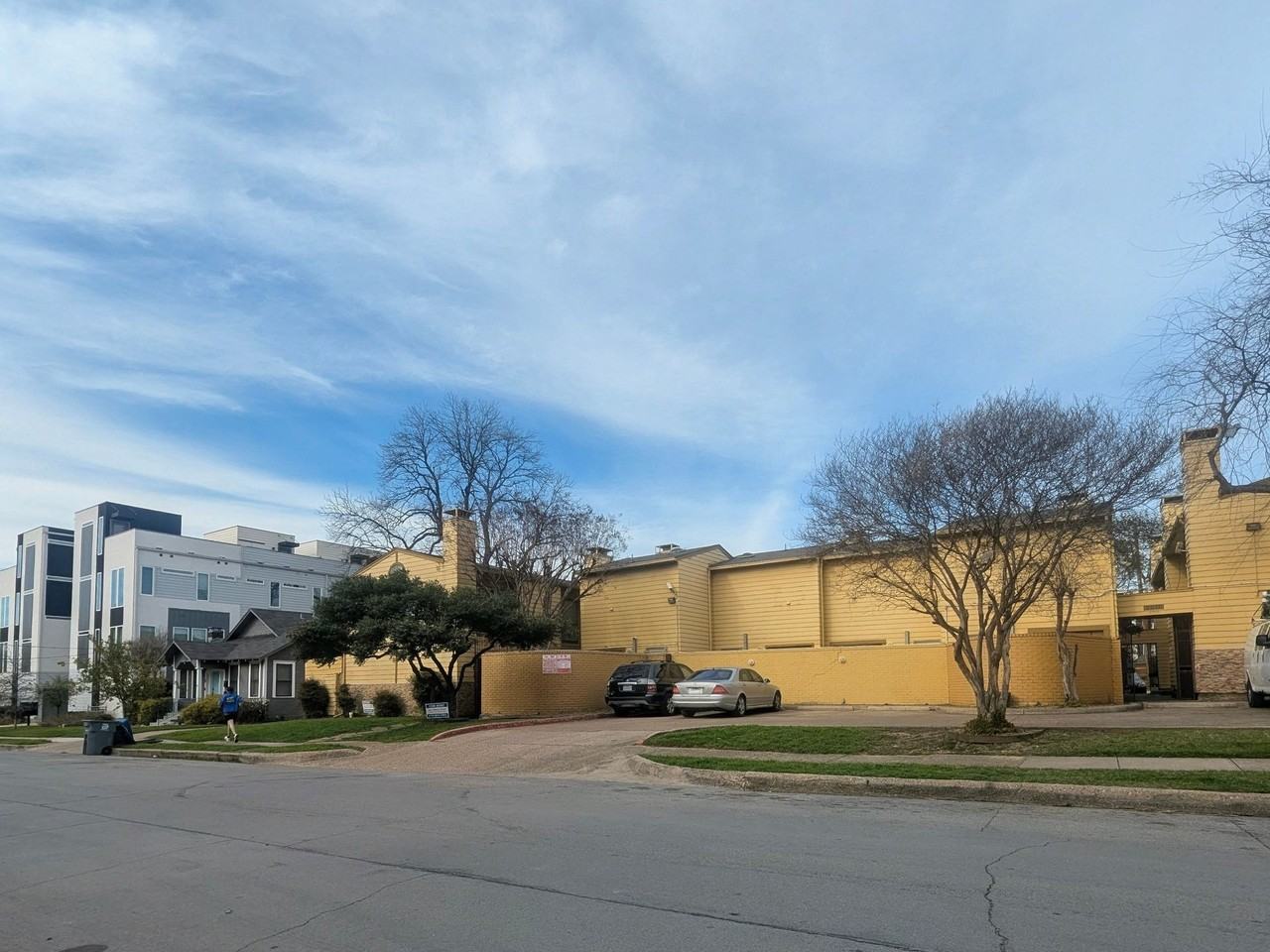 Great Neighborhood , Beautiful townhome !! - Photo 2 of 33