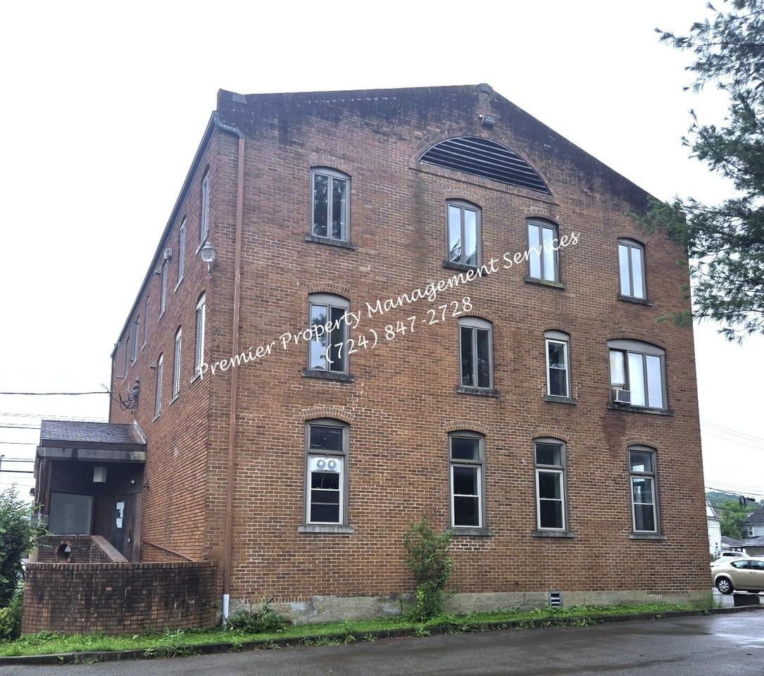518 W Cunningham Street (Butler) - Photo 4 of 22