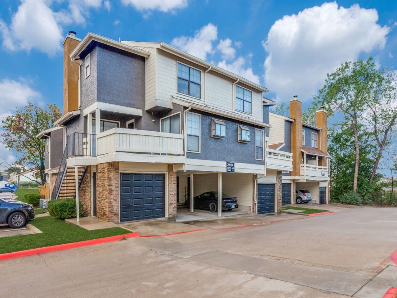 Ridgmar Townhomes 168 LLC - Photo 4 of 14