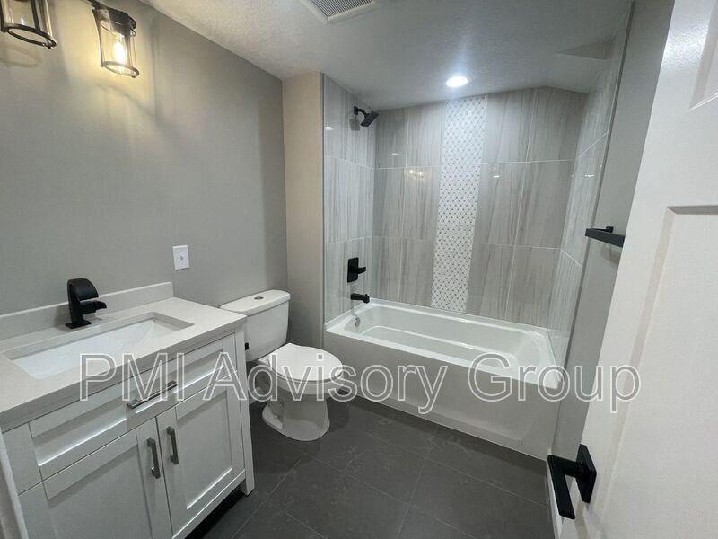 7416 Sw 27th St - Photo 2 of 33