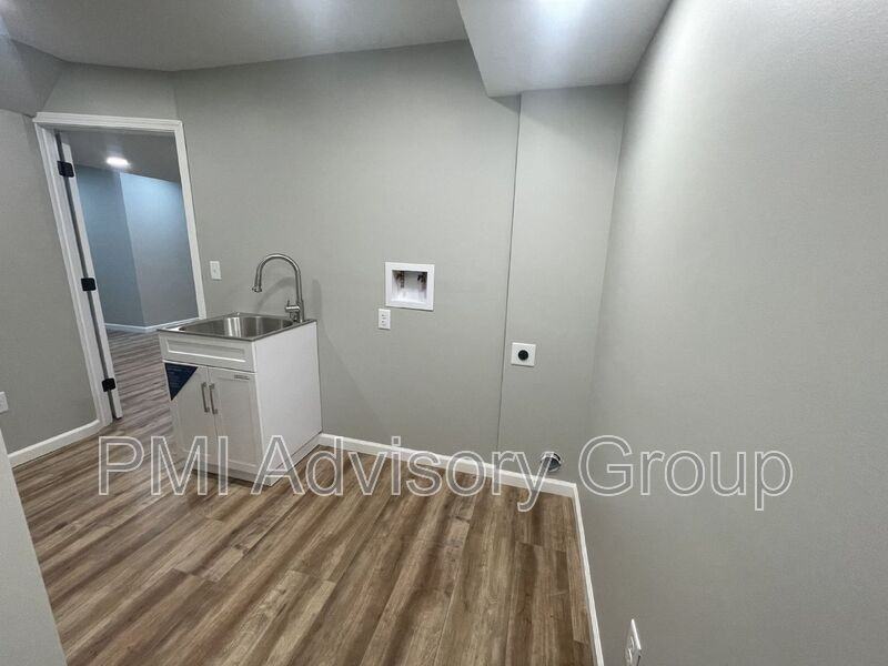 7416 Sw 27th St - Photo 4 of 33