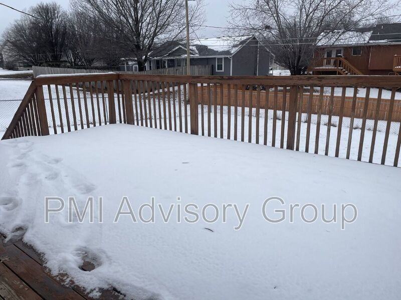 7416 Sw 27th St - Photo 5 of 33